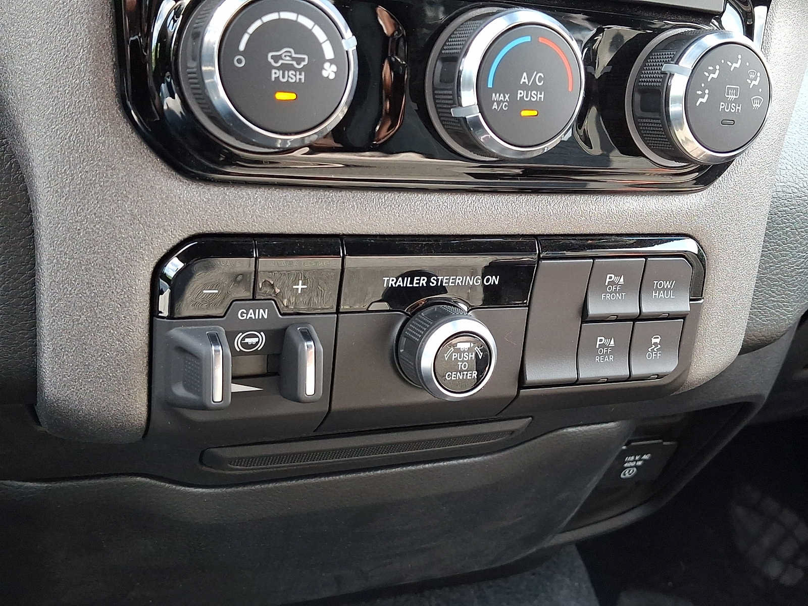 New 2026 RAM 1500 Warlock AWD/4WD image 14