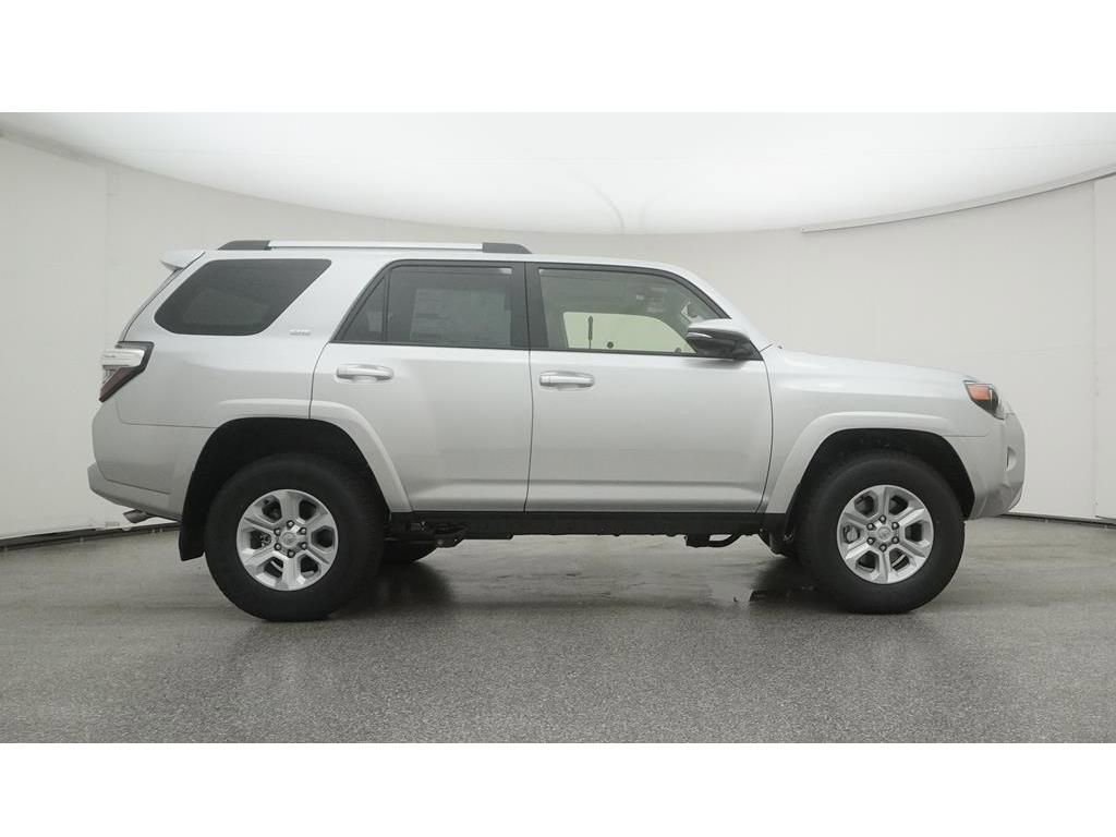 Used 2022 Toyota 4Runner SR5 Premium w/ Moonroof Package AWD/4WD image 31