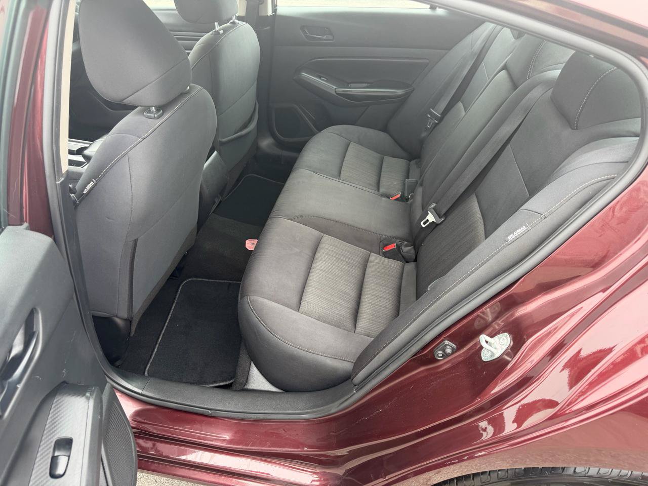 Used 2024 Nissan Altima 2.5 SV FWD image 12