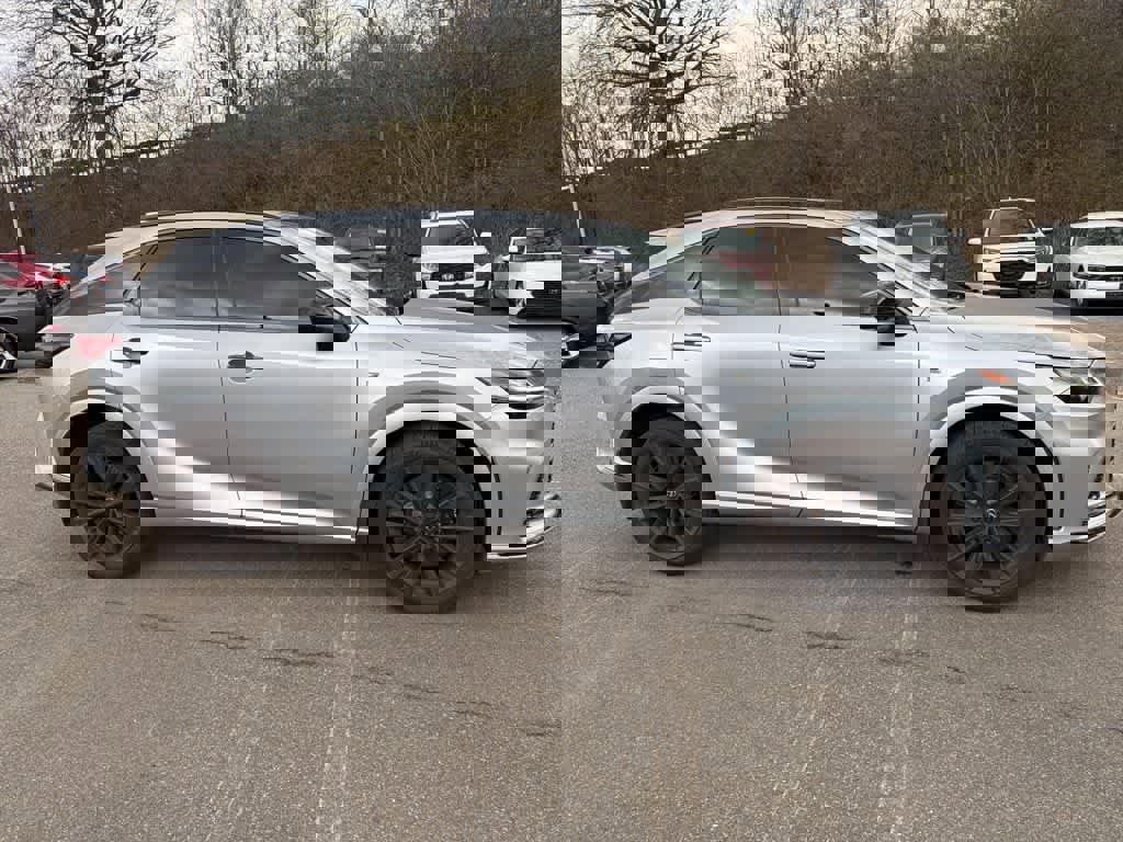 Used 2025 Lexus RX 500h F Sport w/ Convenience Package image 2