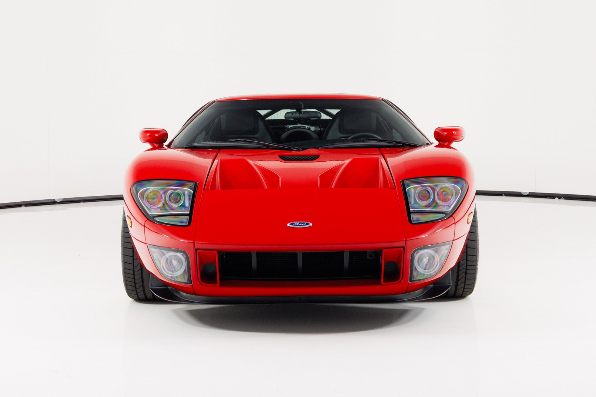 Used 2006 Ford GT RWD image 8