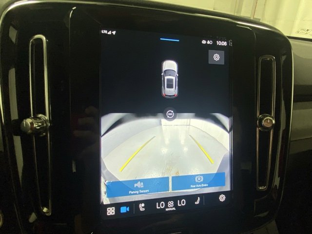 Certified 2025 Volvo XC40 B5 Ultra w/ Protection Package Premier image 25