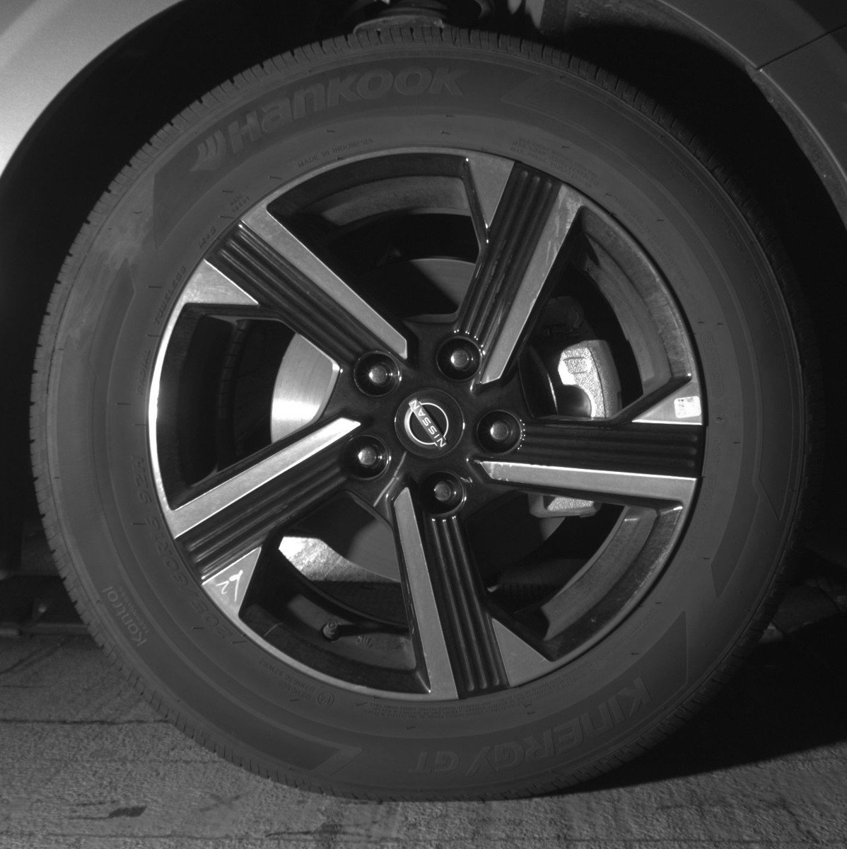 Used 2025 Nissan Sentra SV image 13