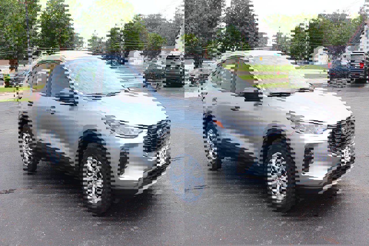 Used 2023 Ford Escape AWD image 4