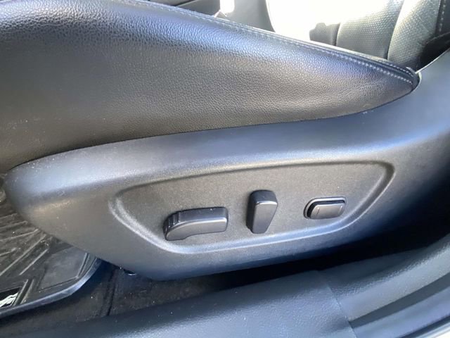 Used 2020 Nissan Rogue SL w/ Premium Package image 16