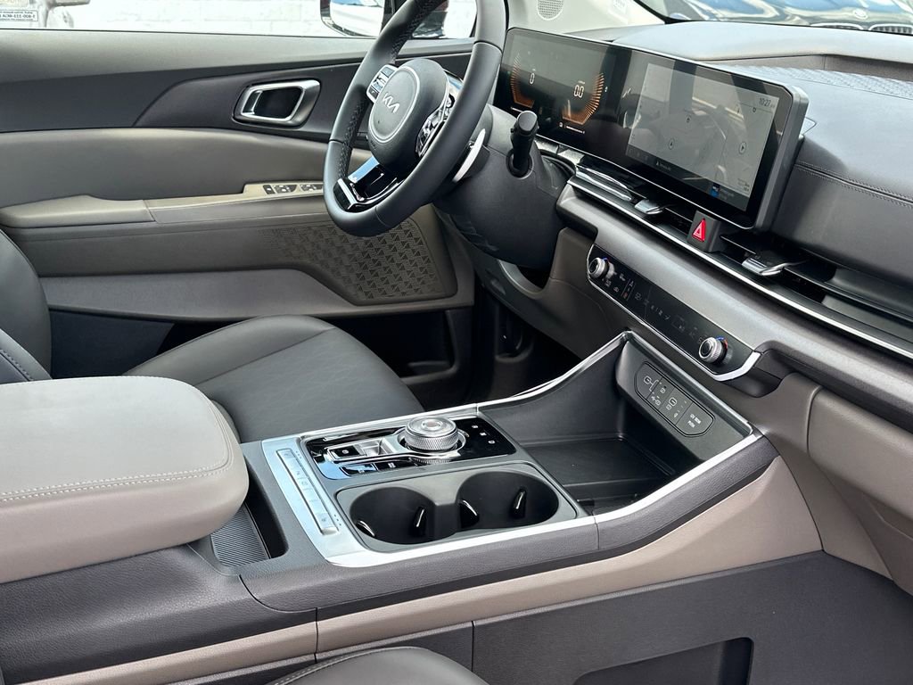 New 2026 Kia Carnival EX FWD image 13