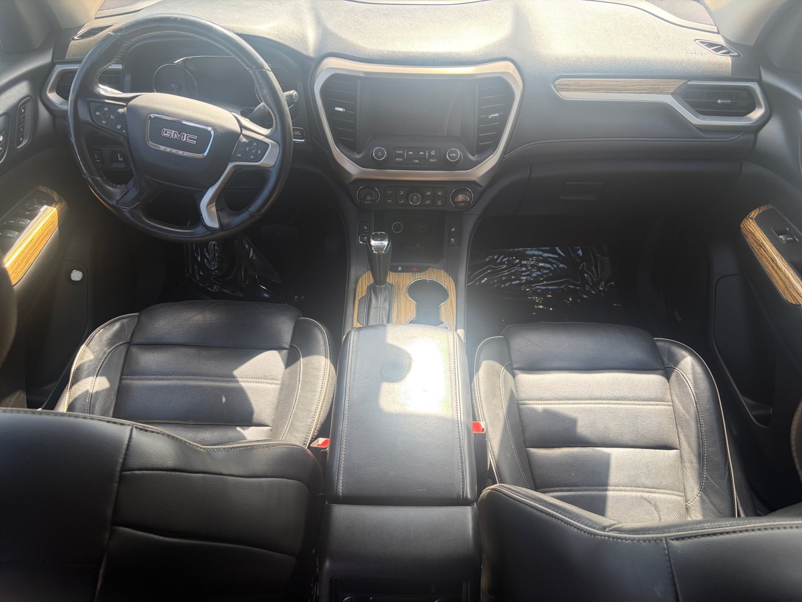 Used 2017 GMC Acadia Denali w/ Technology Package FWD image 27