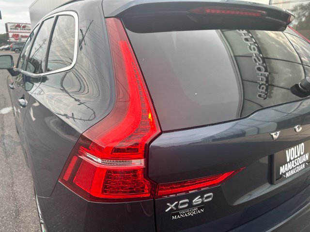 Used 2022 Volvo XC60 B5 Momentum w/ Climate Package AWD/4WD image 10
