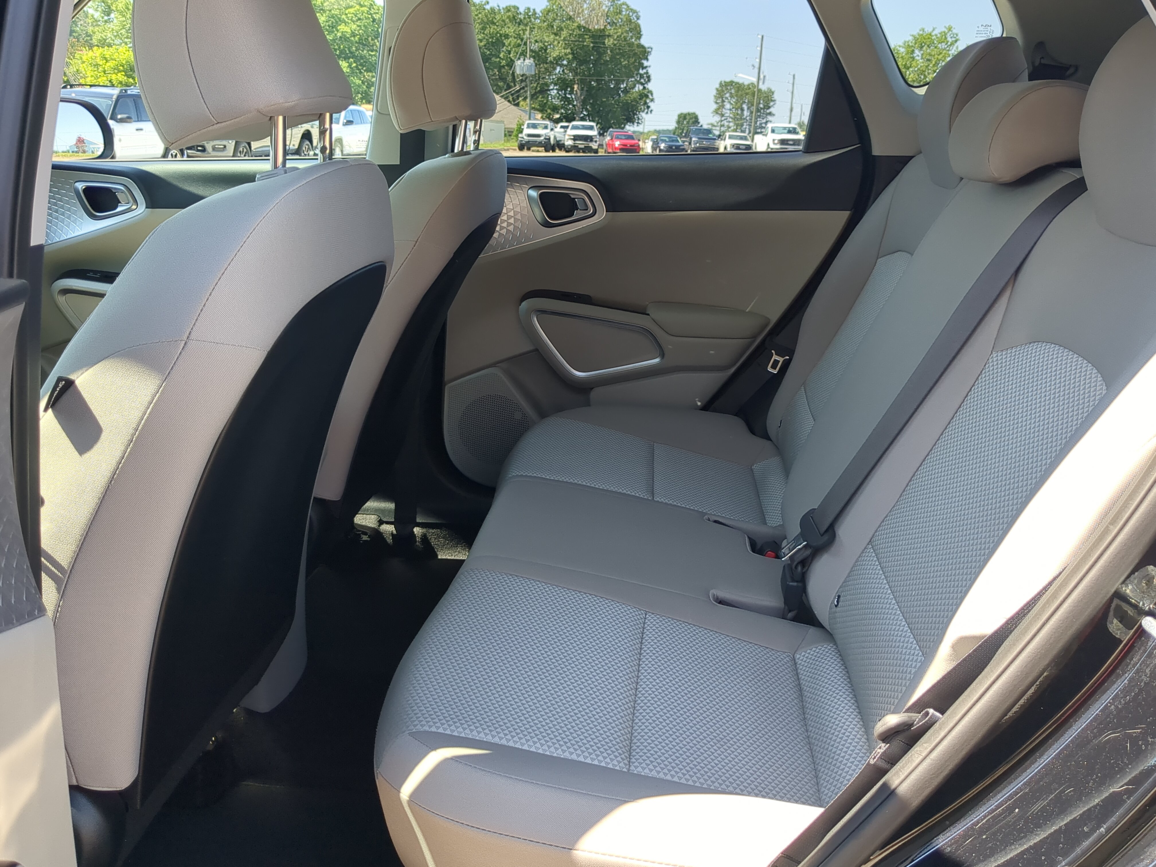 Used 2022 Kia Soul LX FWD image 12