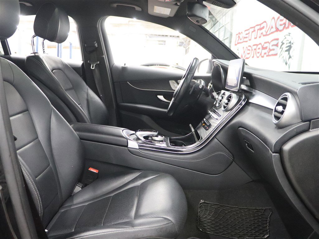 Used 2018 Mercedes-Benz GLC 300 4MATIC Coupe image 16
