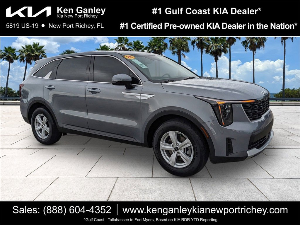 Certified 2024 Kia Sorento LX image 1