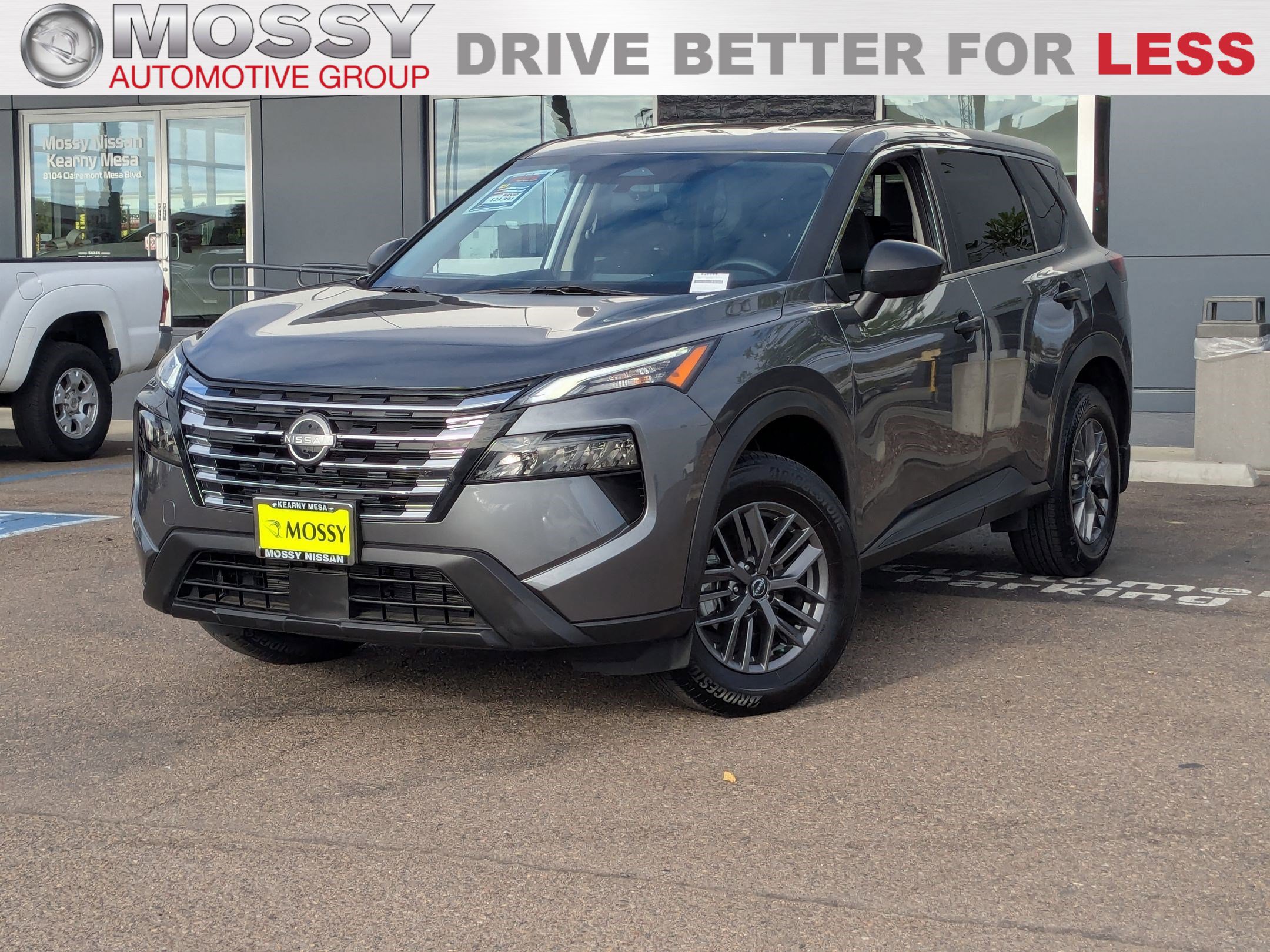 Used 2024 Nissan Rogue S image 1