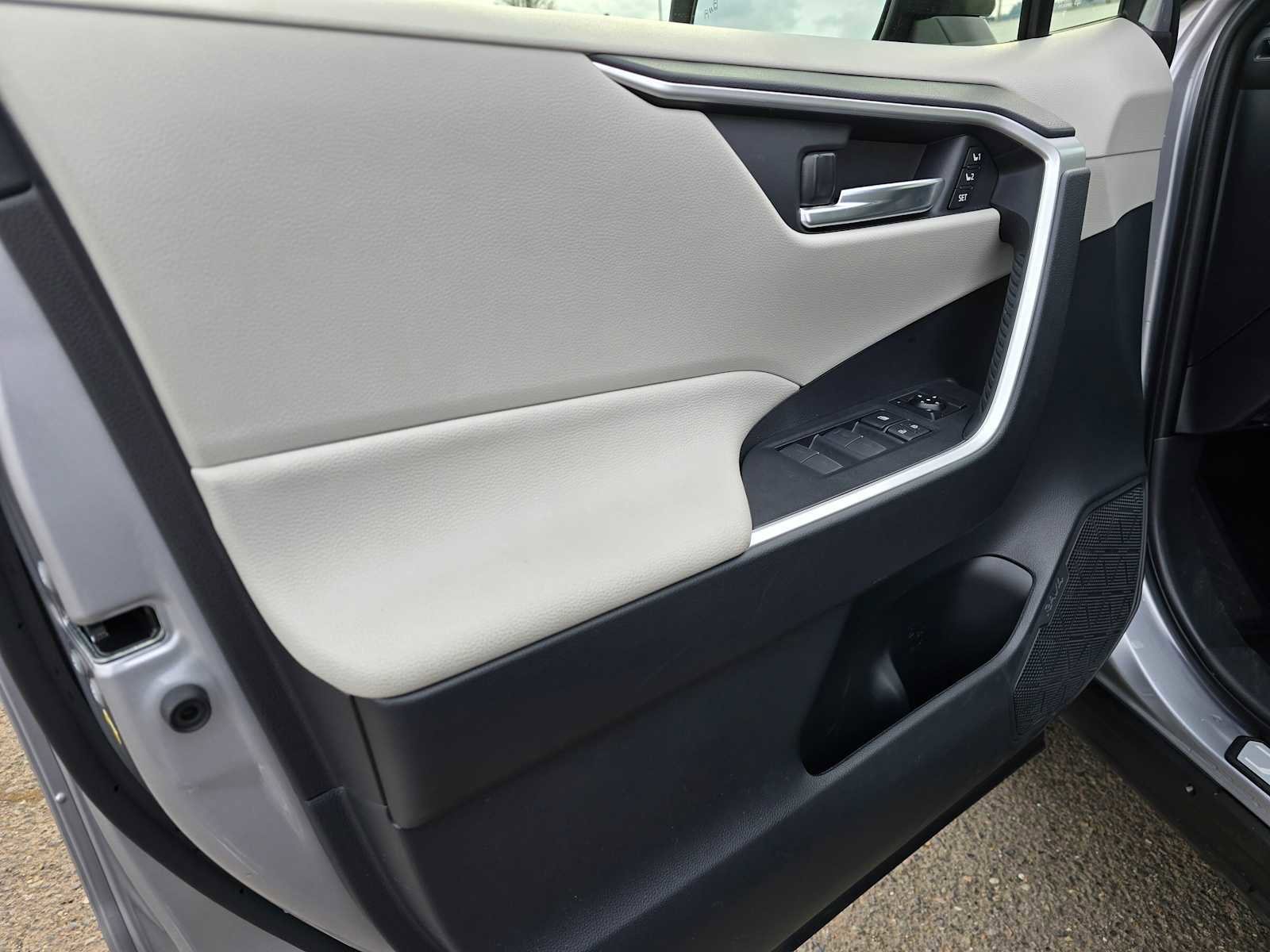 Certified 2025 Toyota RAV4 XLE Premium image 20