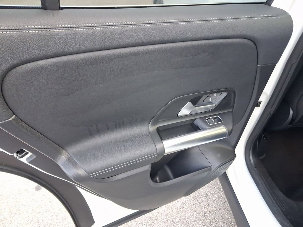 Used 2021 Mercedes-Benz GLA 250 4MATIC image 11