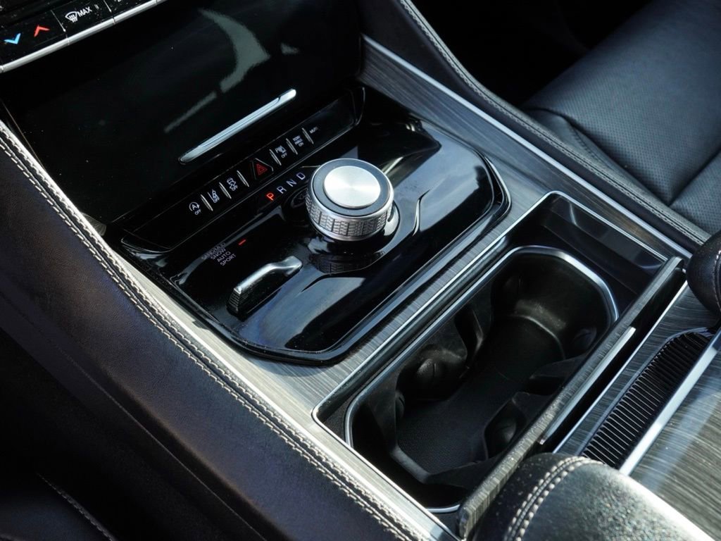 Certified 2024 Jeep Wagoneer Series II image 17