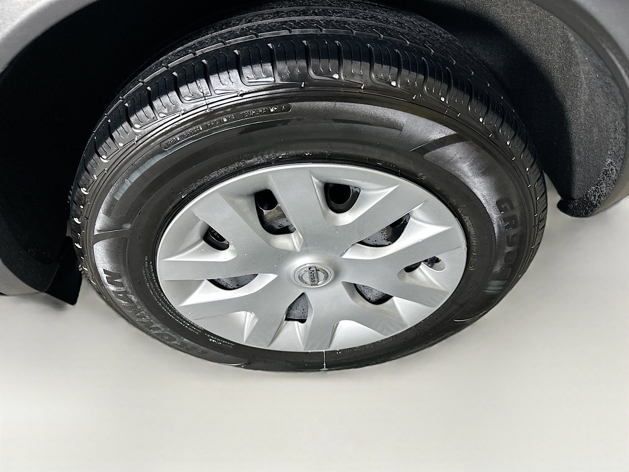 Used 2020 Nissan Rogue Sport S image 11