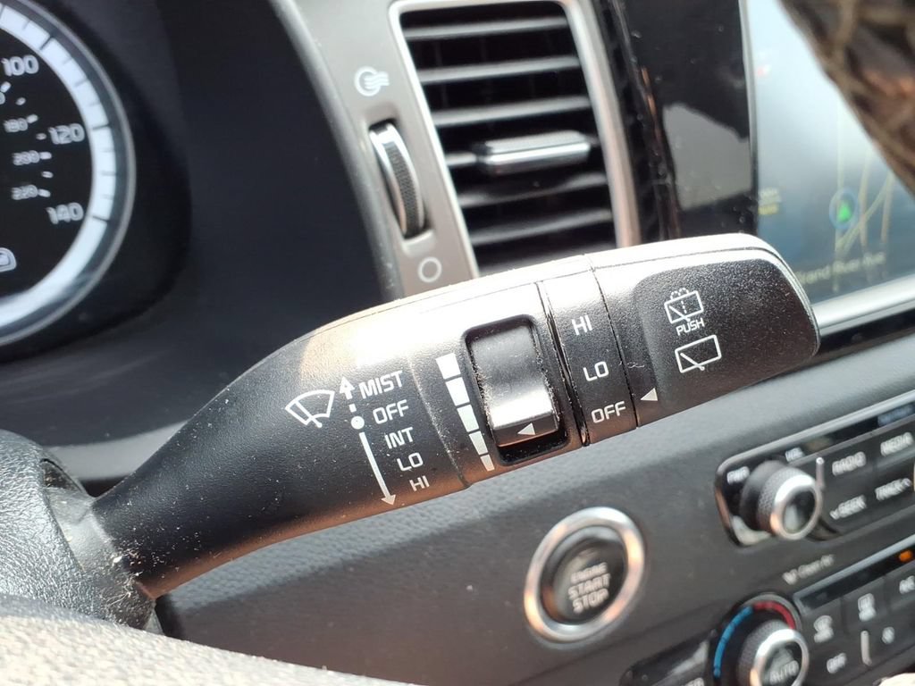 Used 2017 Kia Niro FWD image 15