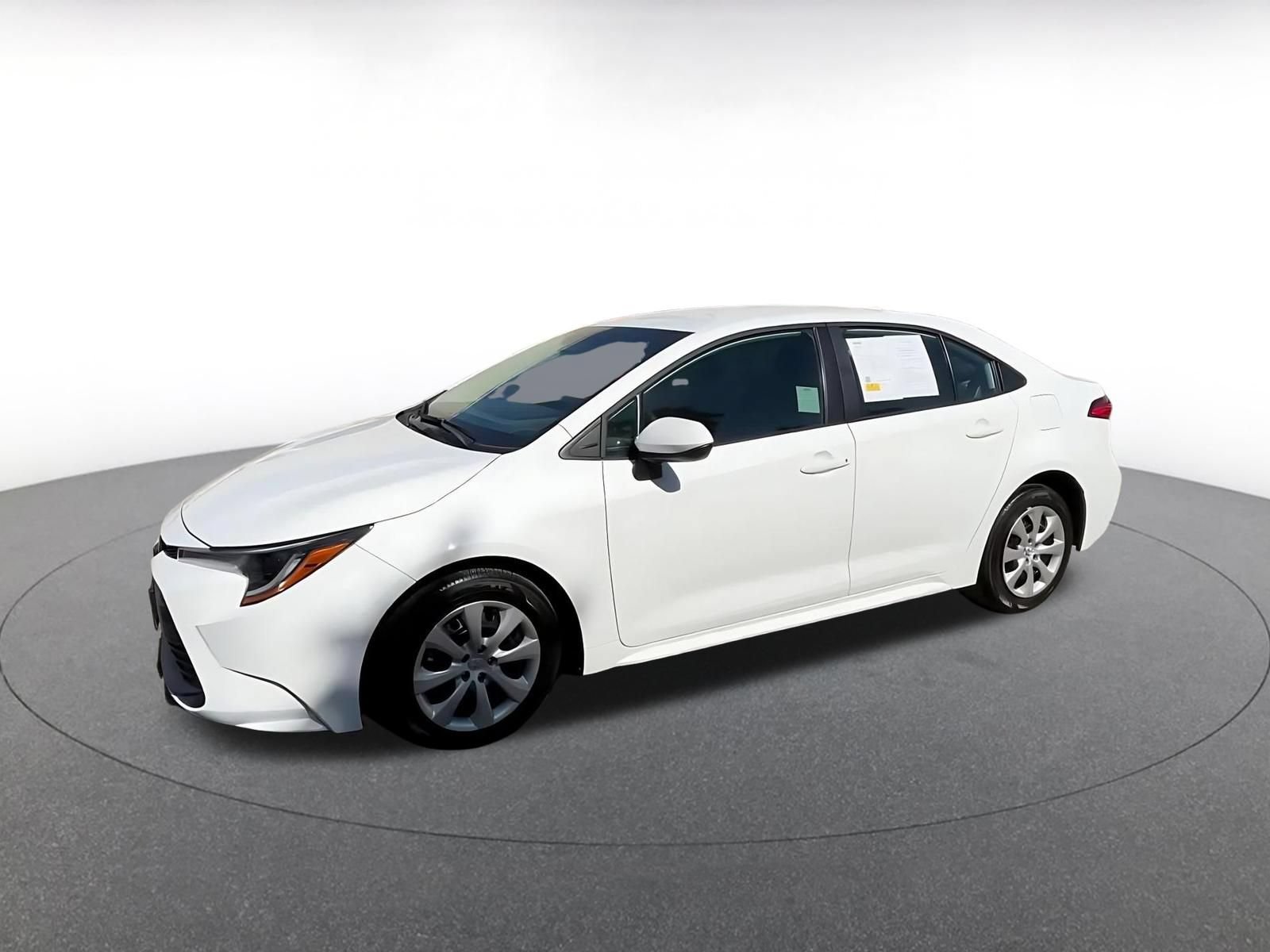 Used 2025 Toyota Corolla LE FWD image 8
