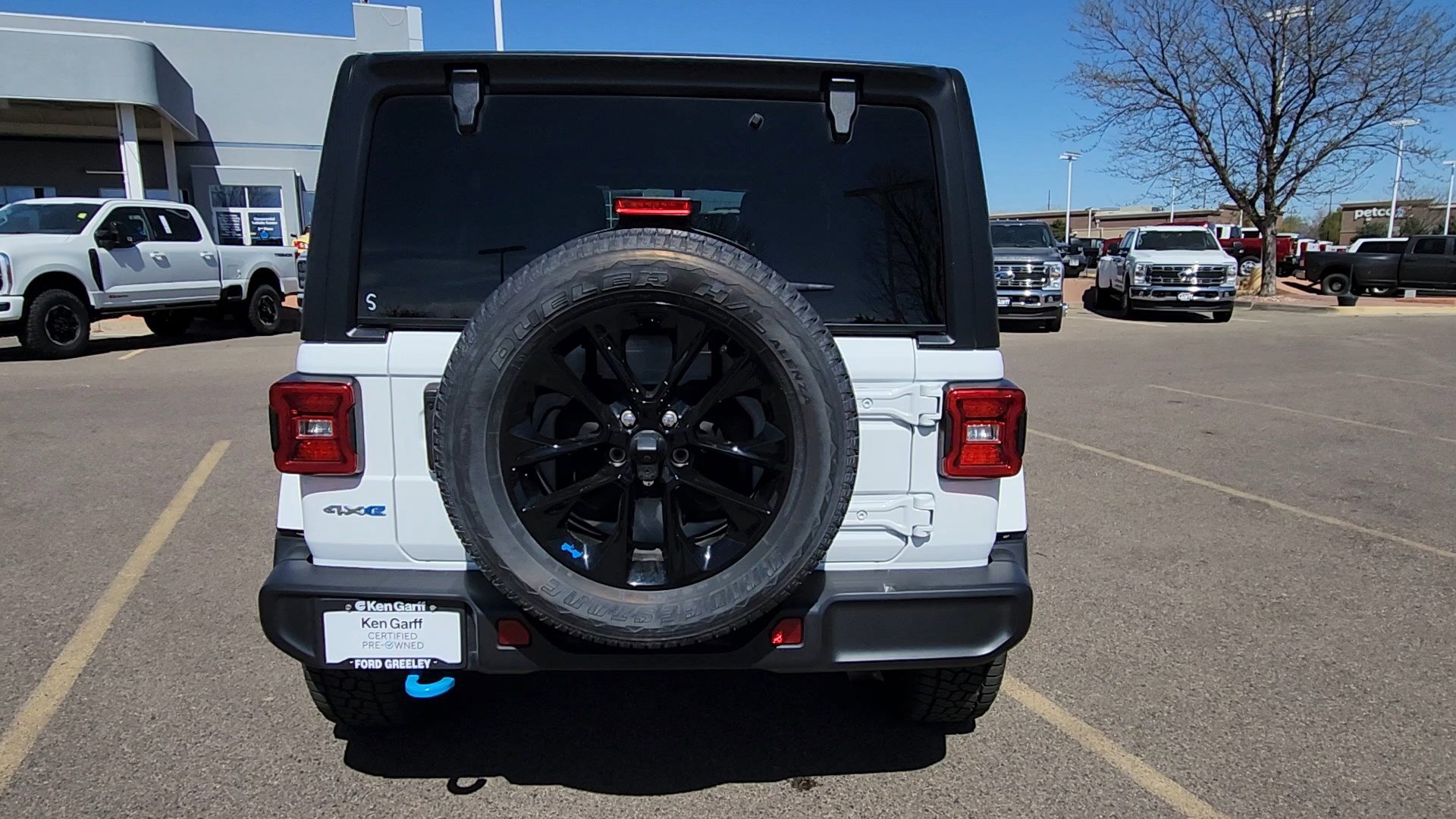 Used 2023 Jeep Wrangler Sahara w/ Cold Weather Group image 40