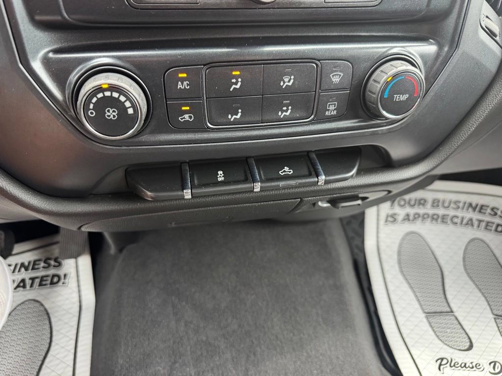 Used 2018 Chevrolet Silverado 1500 Custom w/ Custom Value Package RWD image 19