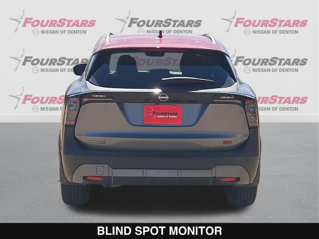 Used 2025 Nissan Kicks SR w/ Illumination Package FWD image 5