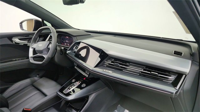 Used 2025 Audi Q4 e-tron Premium w/ Convenience Package image 22