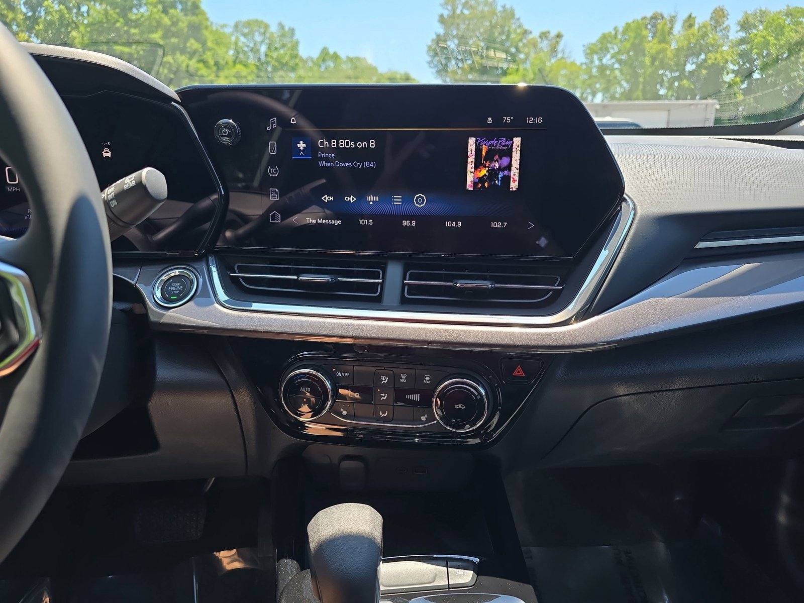 Used 2026 Chevrolet Trax ACTIV w/ Sunroof Package FWD image 21