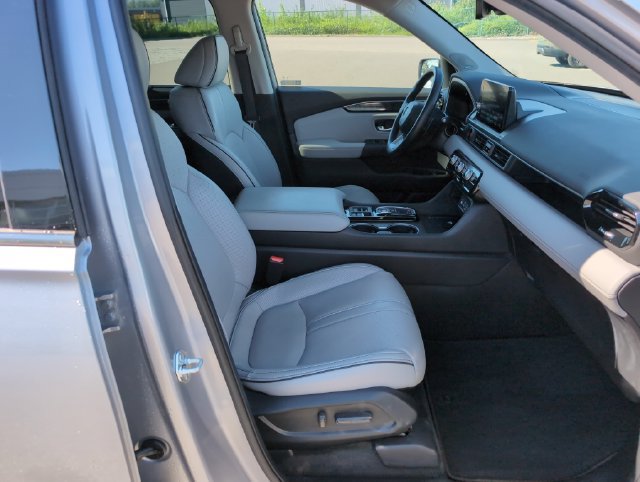 Certified 2025 Honda Pilot Elite image 10