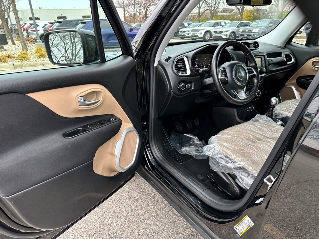 Used 2015 Jeep Renegade Latitude w/ Cold Weather Group II image 14