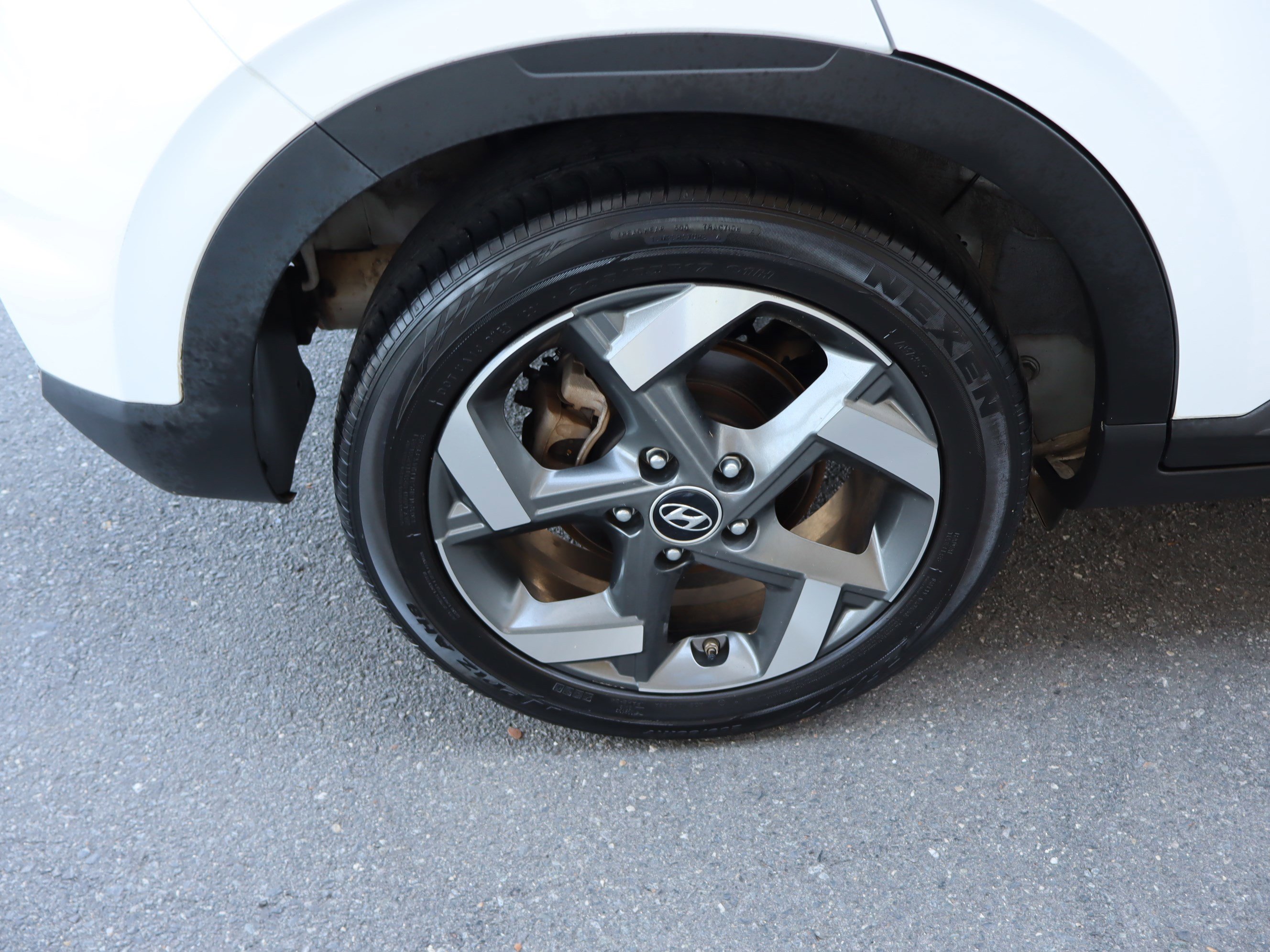 Used 2021 Hyundai Venue SEL FWD image 38