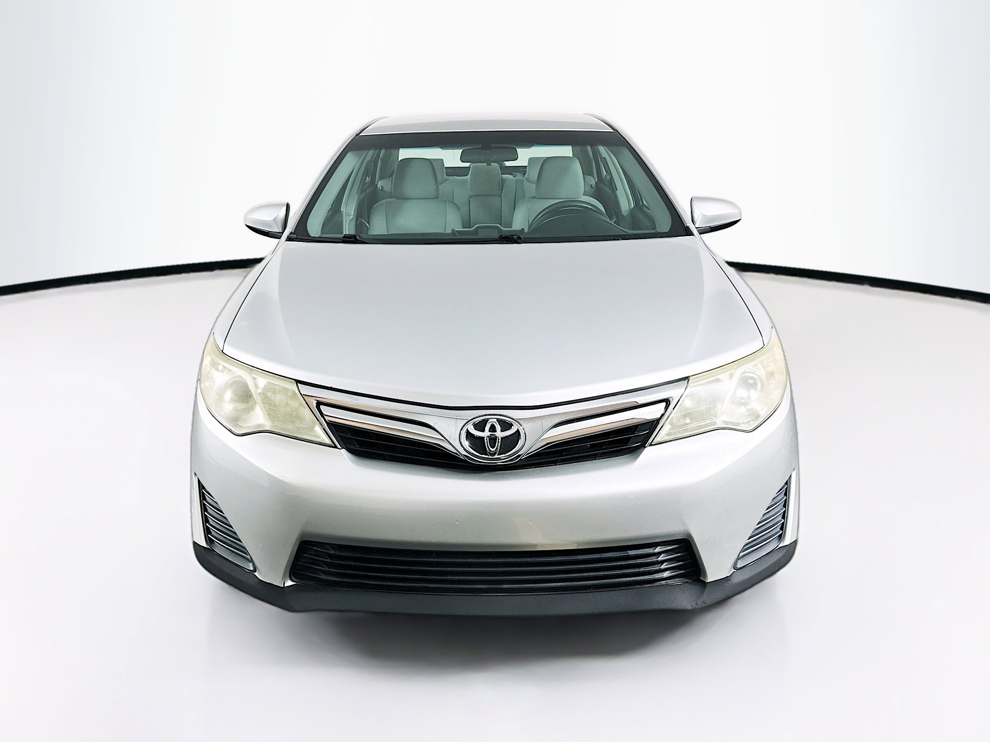 Used 2012 Toyota Camry LE image 2