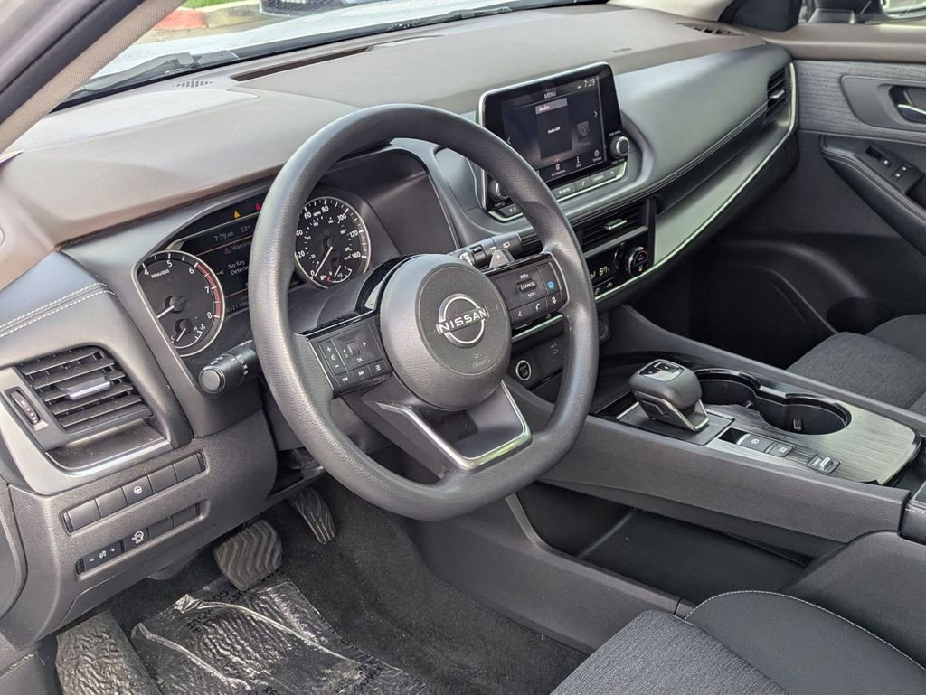 Used 2023 Nissan Rogue SV FWD image 13