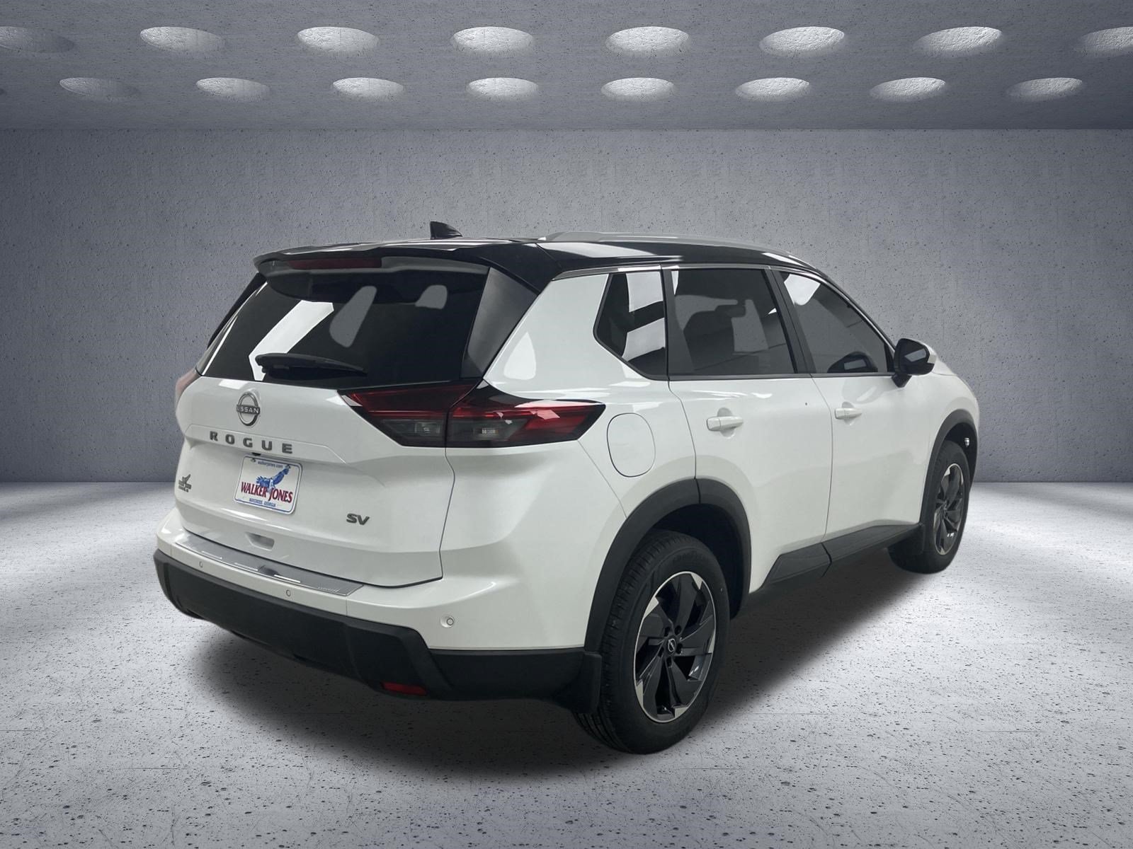 Used 2024 Nissan Rogue SV w/ SV Premium Package FWD image 6