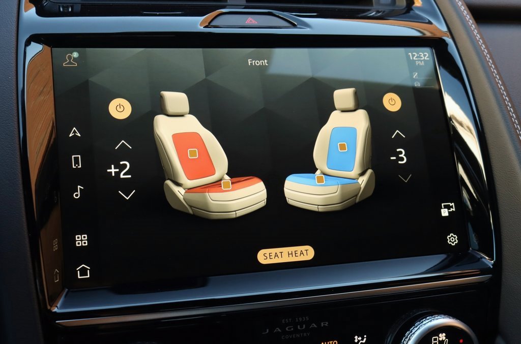 Used 2024 Jaguar E-PACE R-Dynamic SE image 25