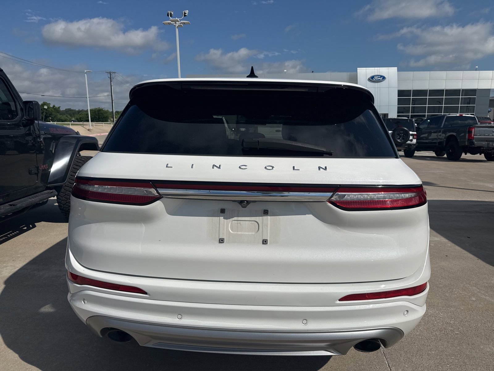 Used 2020 Lincoln Corsair Reserve w/ Appearance Package FWD image 4