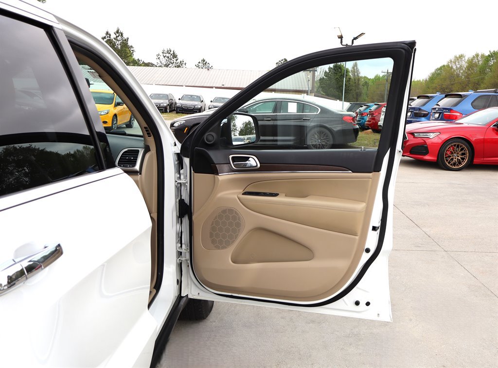 Used 2014 Jeep Grand Cherokee Limited w/ Trailer Tow Group IV AWD/4WD image 38