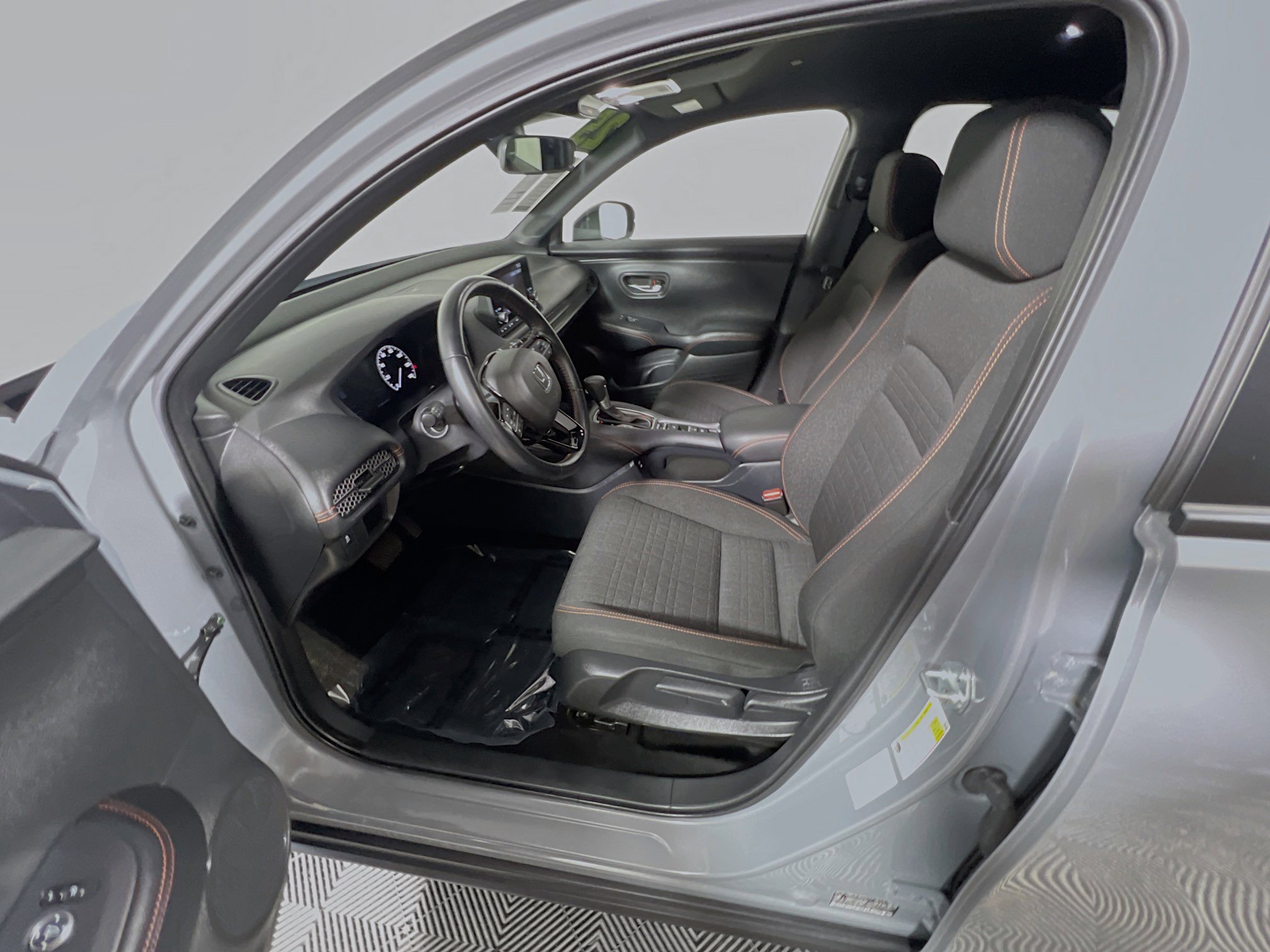 Used 2025 Honda HR-V Sport image 15