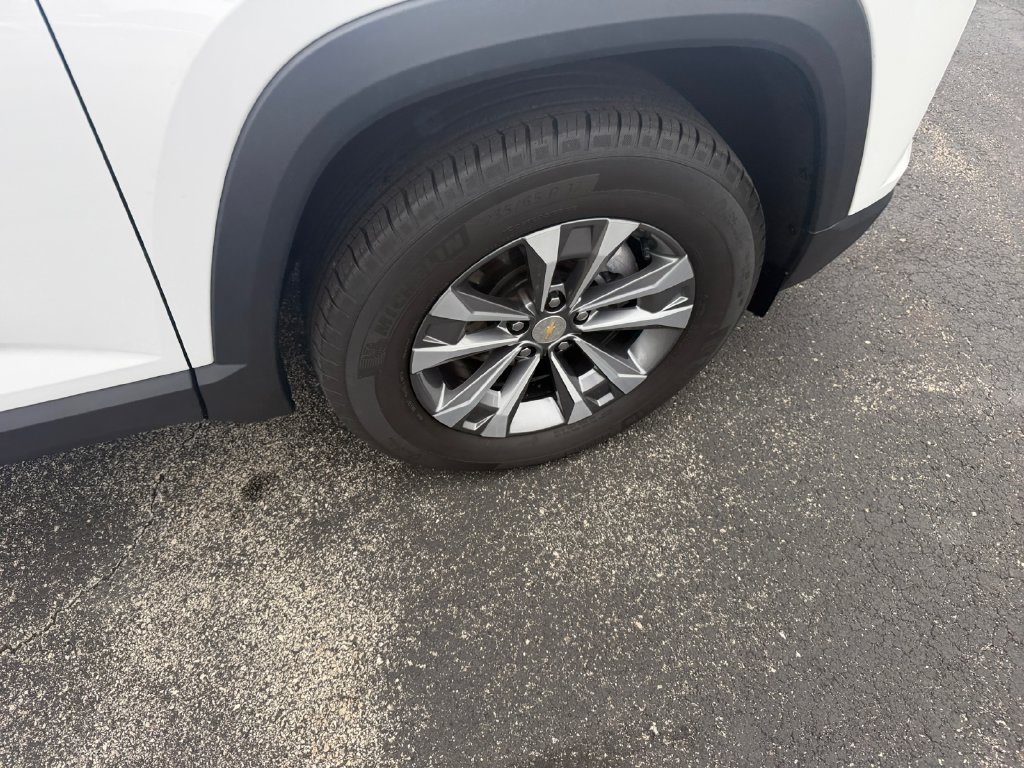Certified 2026 Chevrolet Equinox LT AWD/4WD image 30
