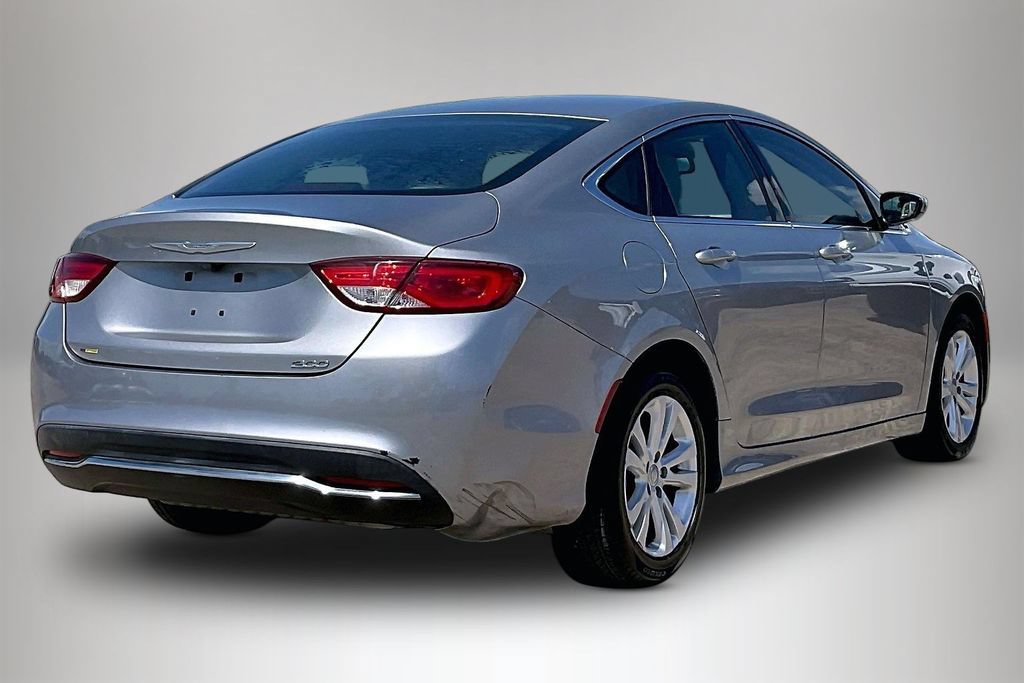 Used 2015 Chrysler 200 Limited FWD image 5