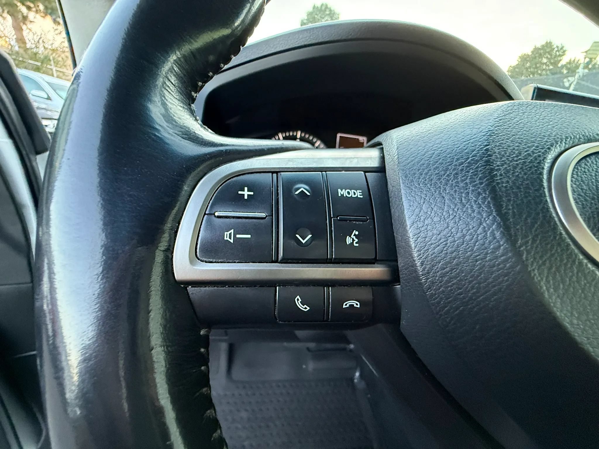 Used 2017 Lexus LX 570 4WD image 31