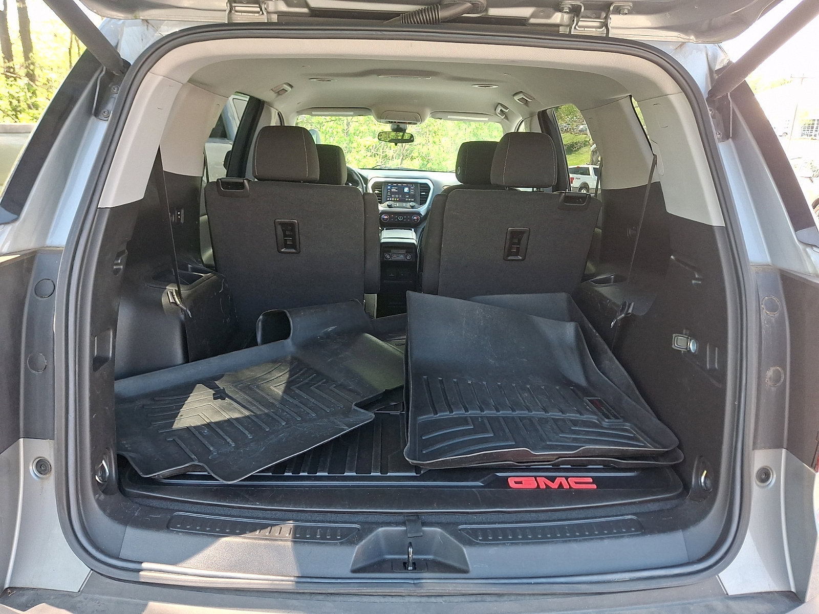 Used 2023 GMC Acadia SLE w/ Driver Convenience Package image 29