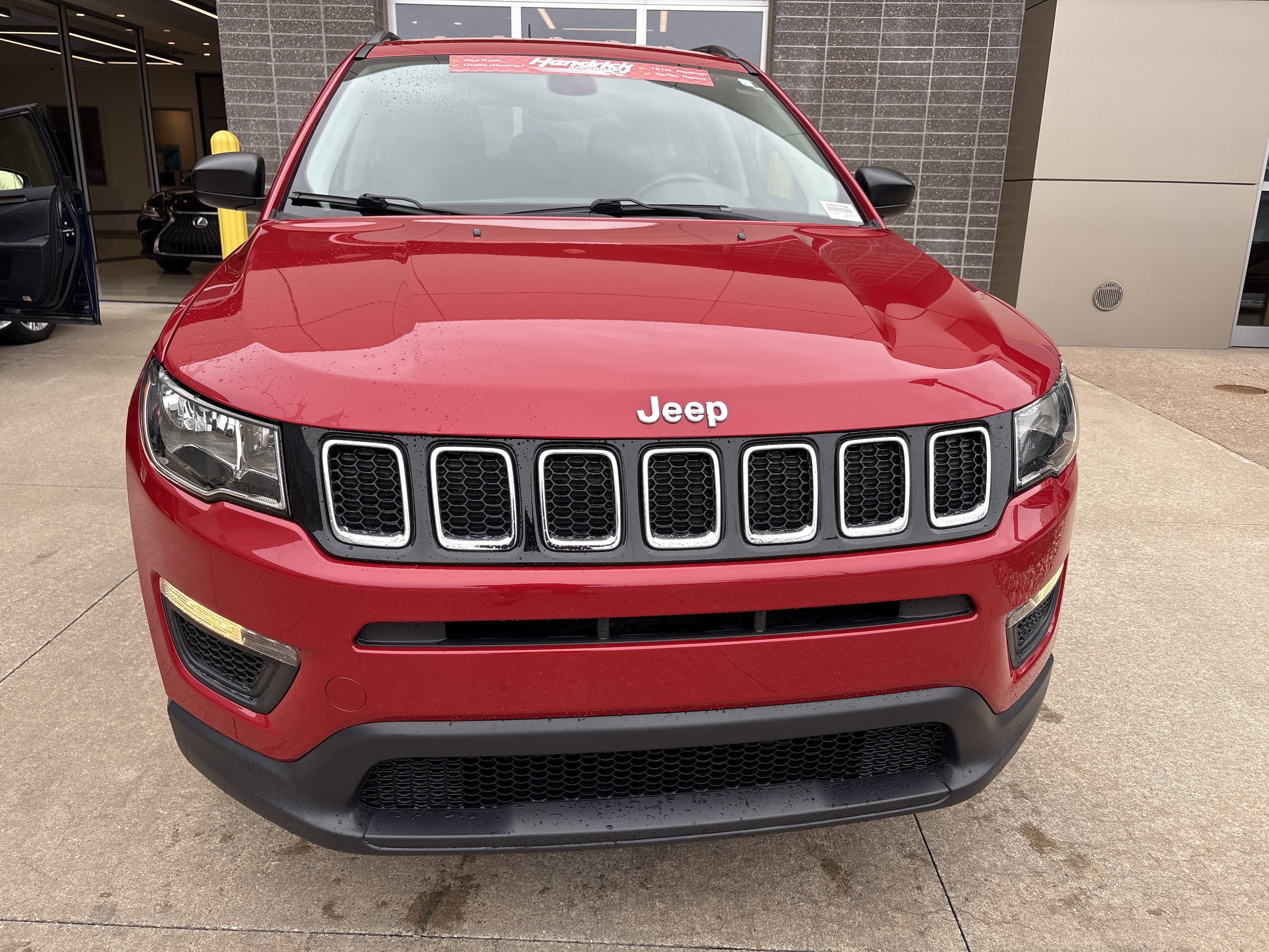 Used 2018 Jeep Compass Sport image 3