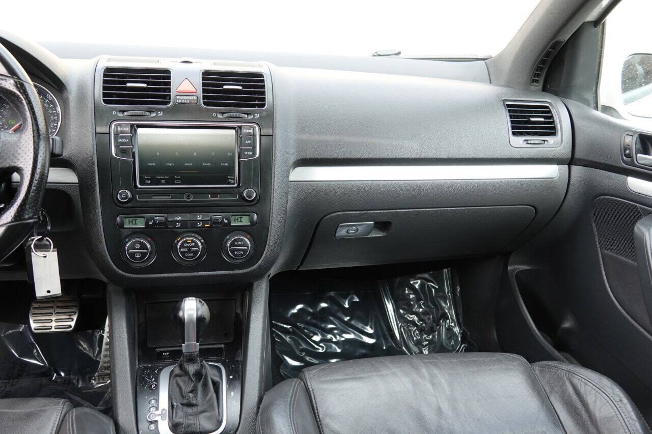 Used 2007 Volkswagen GTI 4-Door FWD image 64