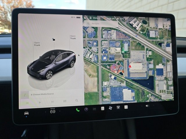 Used 2023 Tesla Model Y 2WD image 43