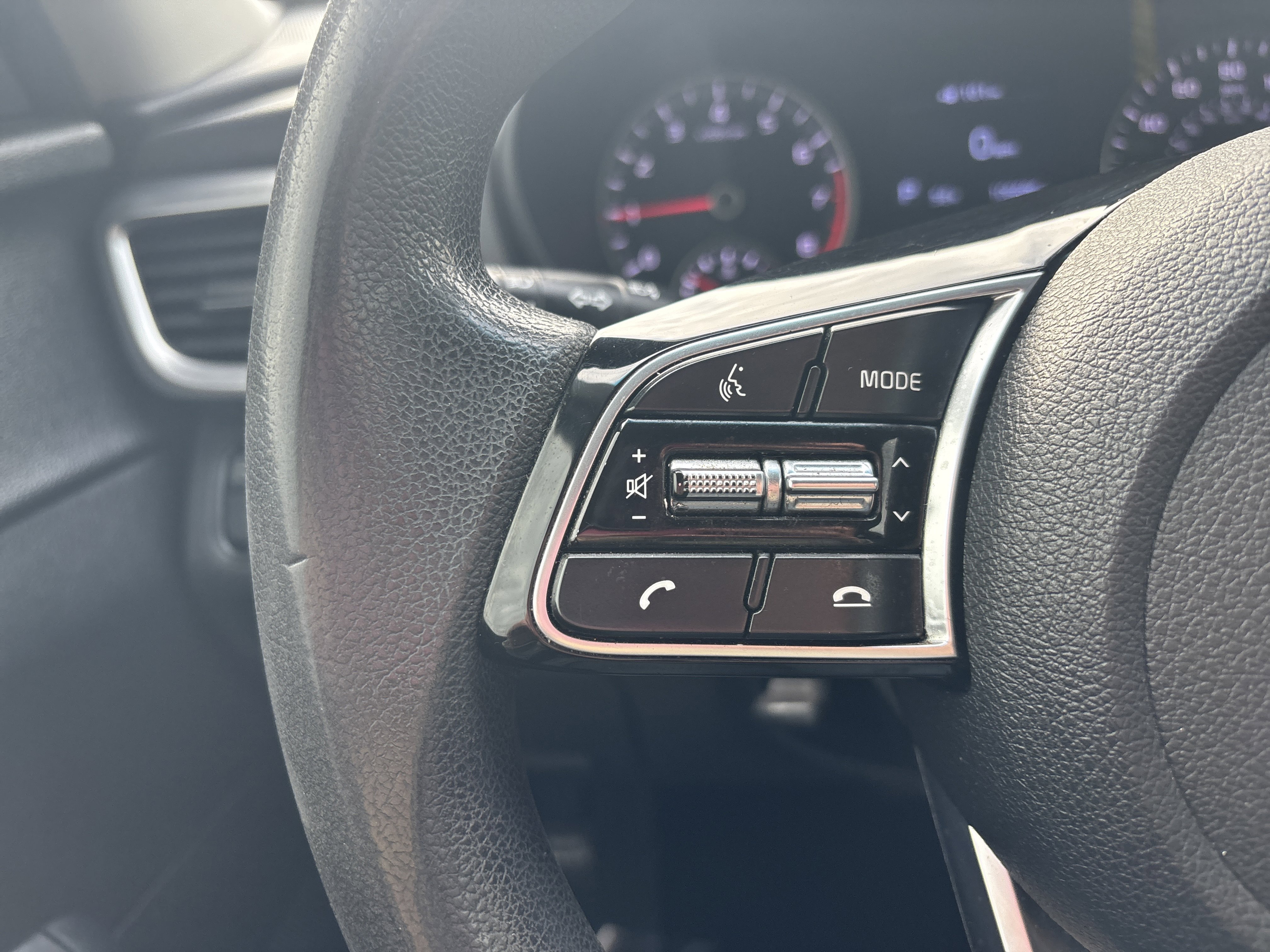 Used 2020 Kia Optima LX FWD image 25