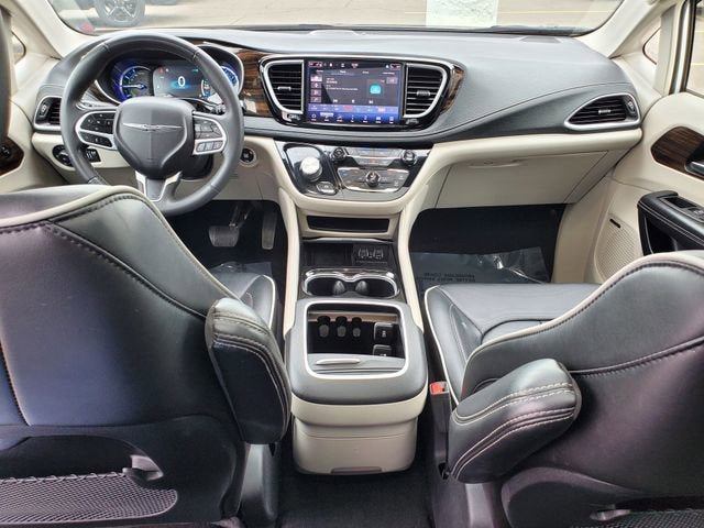 Used 2022 Chrysler Pacifica Limited FWD image 7
