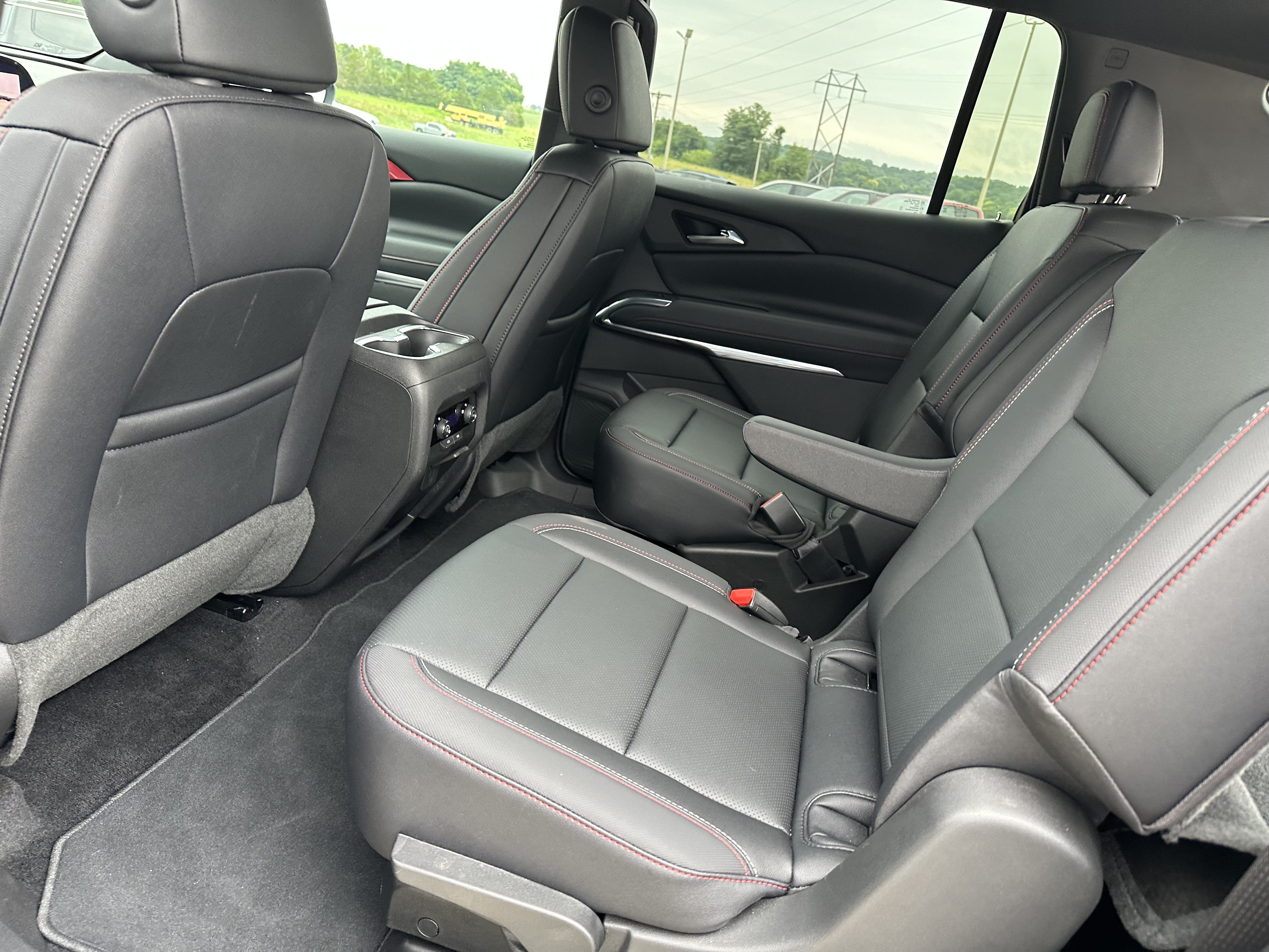 Certified 2026 Chevrolet Traverse Z71 w/ Driver Confidence Package AWD/4WD image 18