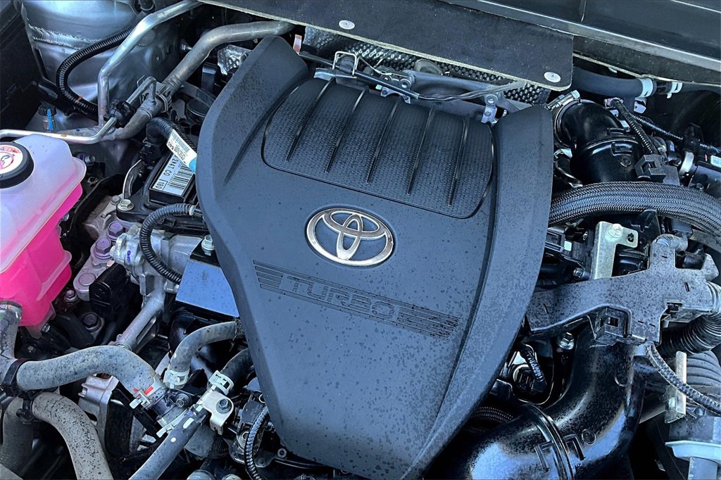 Used 2024 Toyota Highlander LE image 35