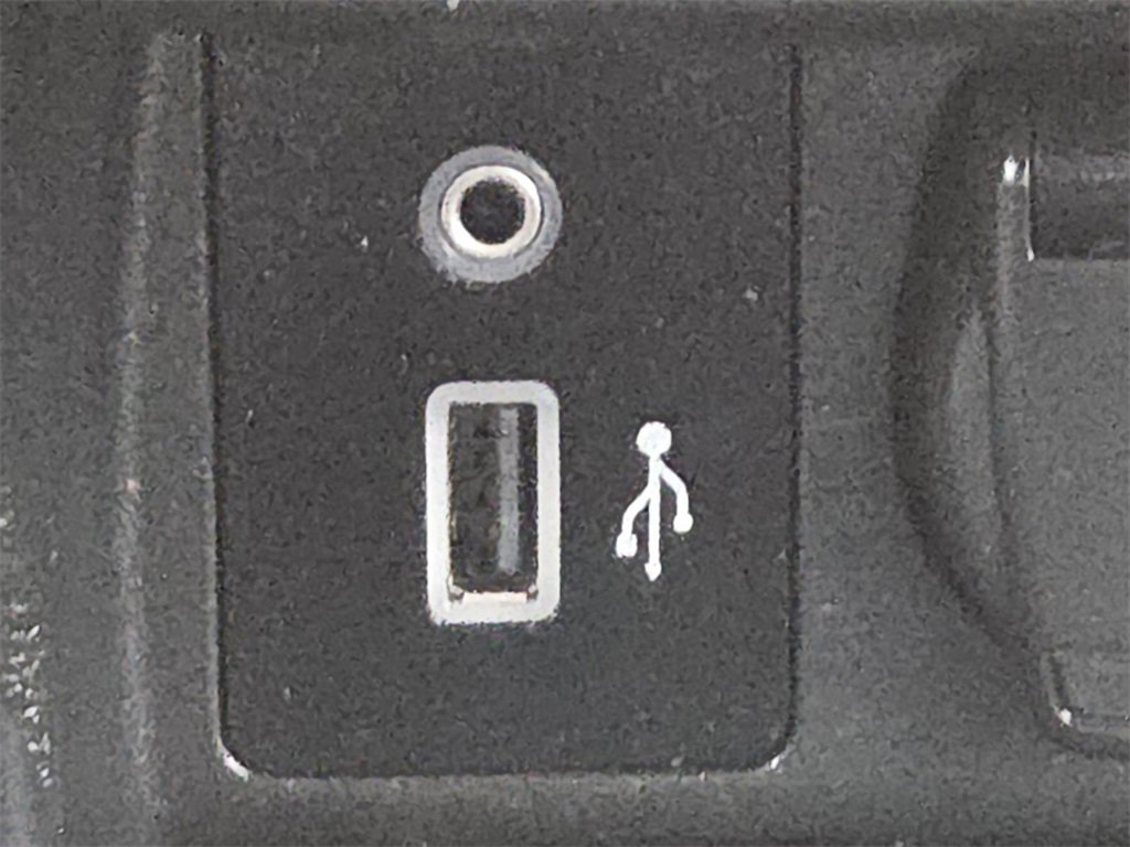 Used 2021 Nissan Versa SV image 26