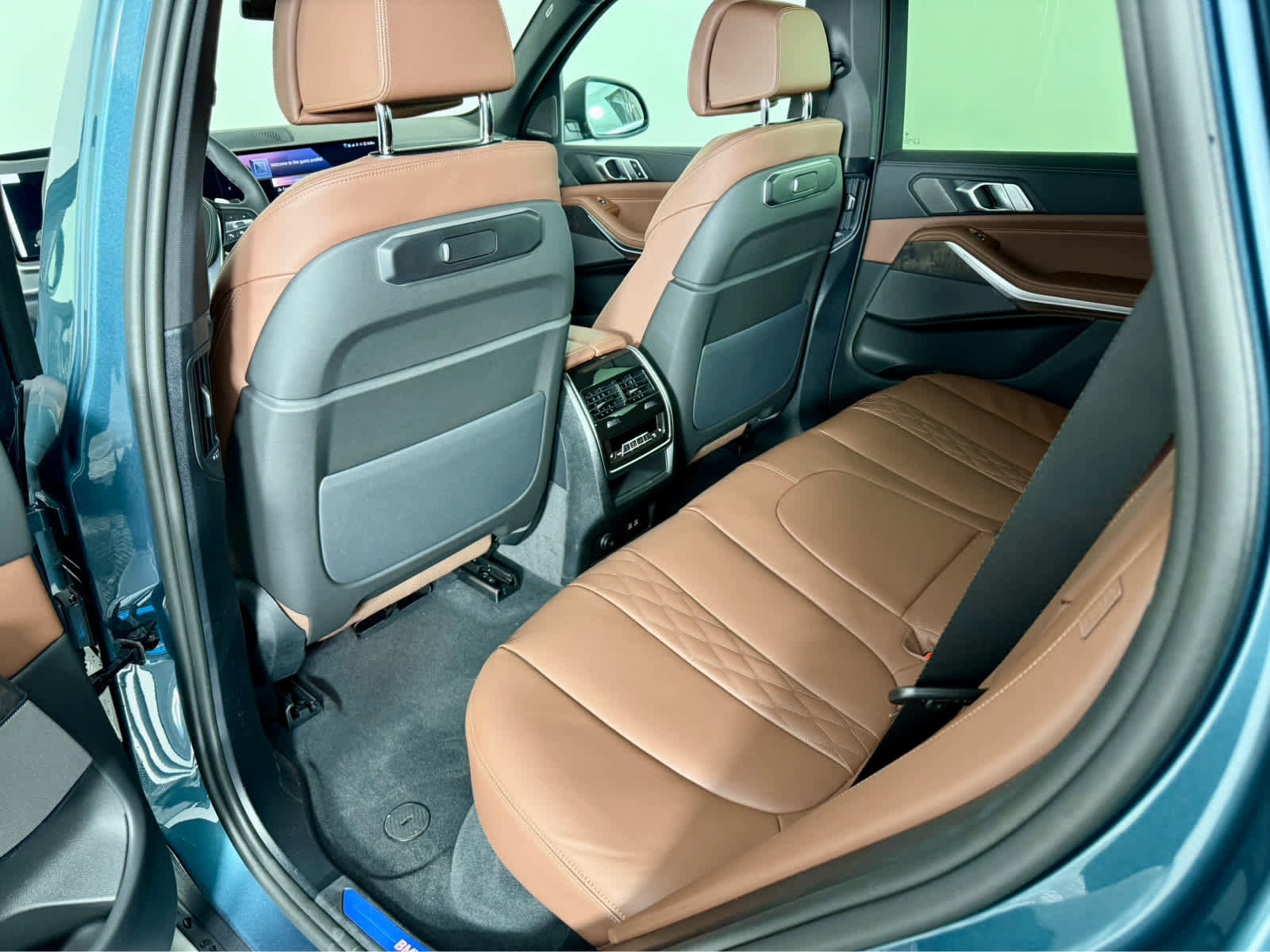 New 2026 BMW X5 xDrive40i w/ Climate Comfort Package image 17